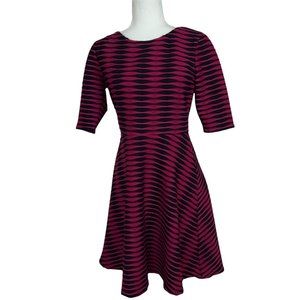 Donna Morgan Women's 6 Striped Skater Dress Short Sleeve Back Red/Black
